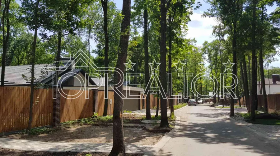 Офіс продажів котеджного селища Лісове пропонує ділянку 12 соток від забудовника | Toprealtor