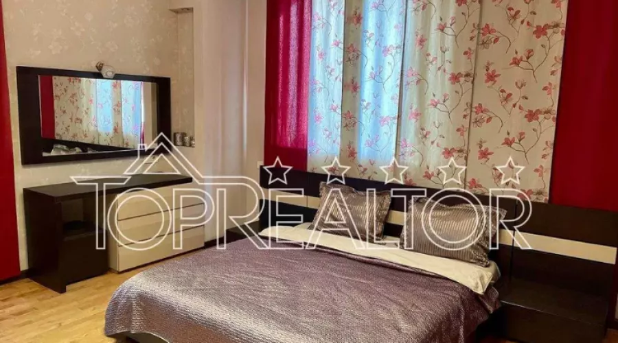 КЛУБНИЙ БУДИНОК на РОМЕН РОЛЛАНА 15А! Продам 4к 160 м2 | Toprealtor