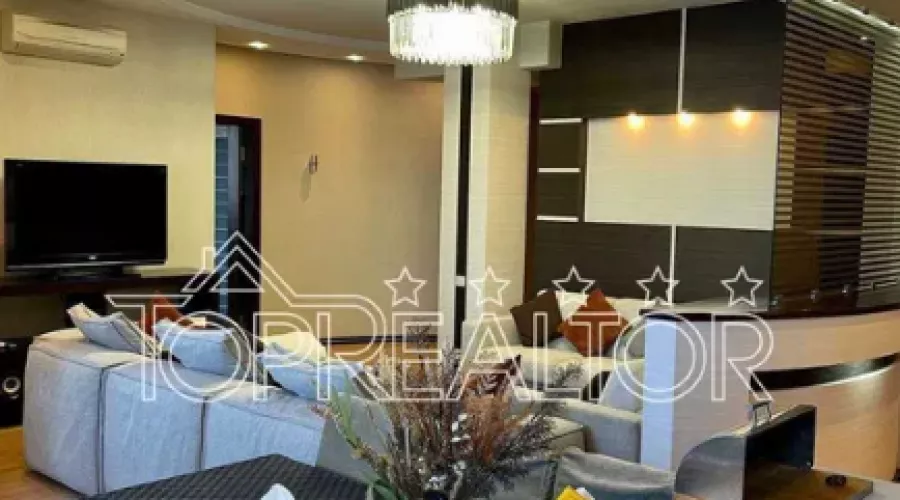 КЛУБНИЙ БУДИНОК на РОМЕН РОЛЛАНА 15А! Продам 4к 160 м2 | Toprealtor