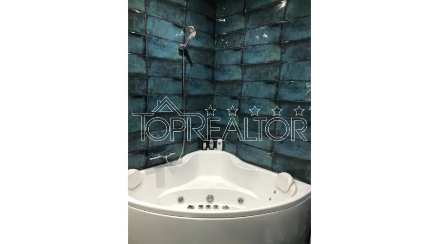 Продаж 2-кімнатної квартири на Бот. Саду! | Toprealtor