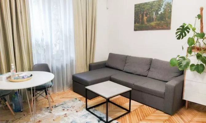 Продам 2-кімнатну квартиру 41 м2 на 1 (високому) поверсі 5-поверхового цегляного будинку. | Toprealtor