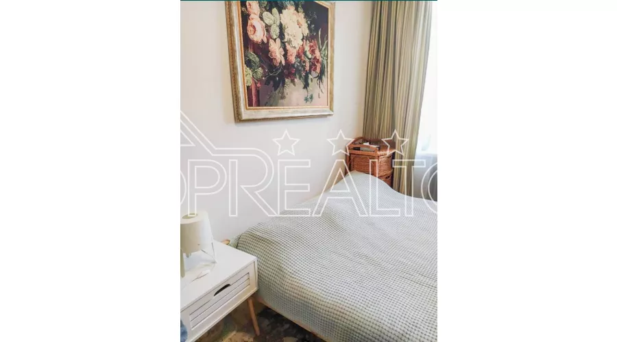 Продам 2-кімнатну квартиру 41 м2 на 1 (високому) поверсі 5-поверхового цегляного будинку. | Toprealtor