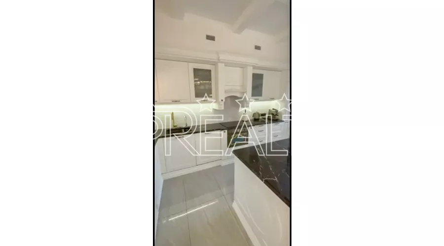 Продаж 3-кімнатної квартири в ЖК Фаворит! | Toprealtor