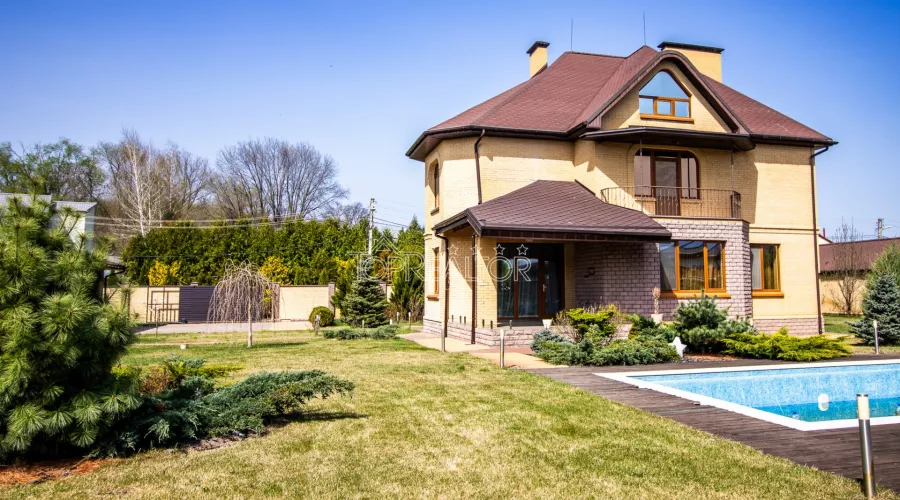 Продам на Великій Данилівці сучасний 2-поверховий котедж з сховищем | Toprealtor