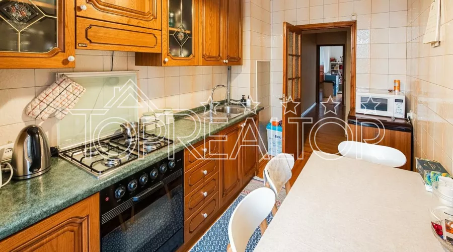 В продаже 3-комнатная квартира с капитальным гаражом по ул. Чайковського 23 | Toprealtor