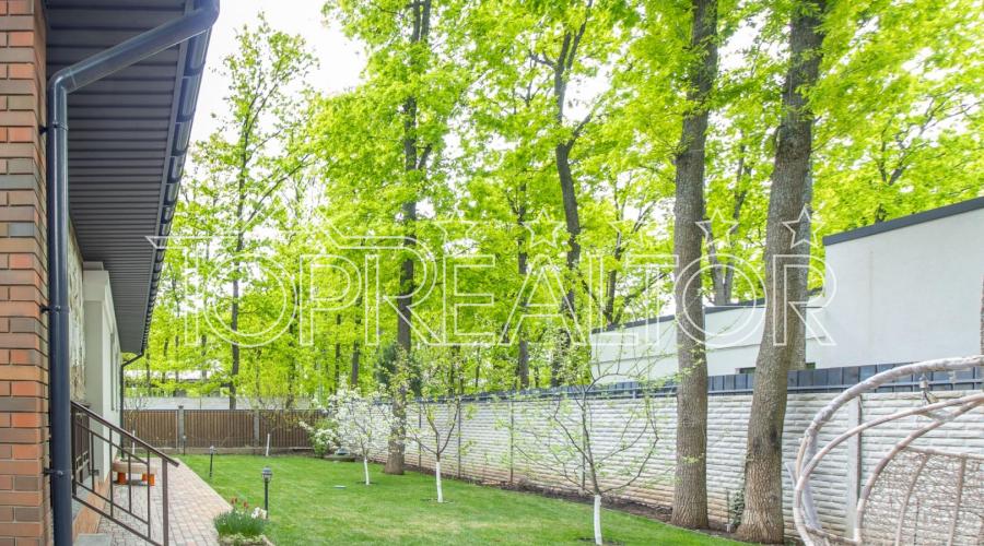 У продажі затишний будинок у котеджному селищі Лісне!  | Toprealtor