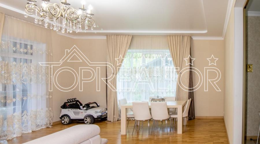 У продажі затишний будинок у котеджному селищі Лісне!  | Toprealtor