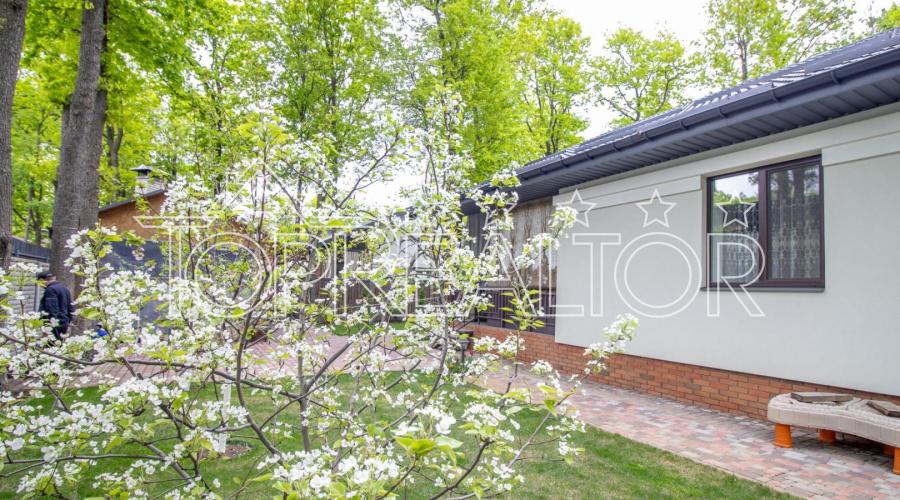 У продажі затишний будинок у котеджному селищі Лісне!  | Toprealtor