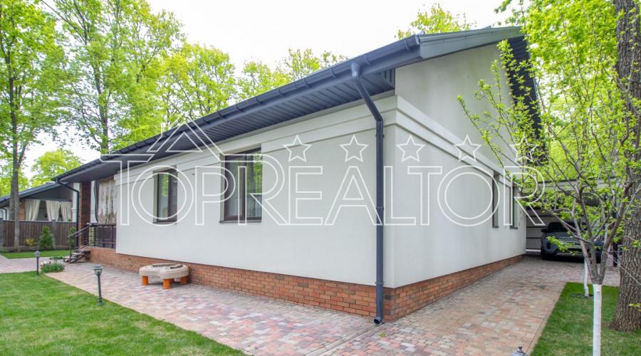 У продажі затишний будинок у котеджному селищі Лісне!  | Toprealtor