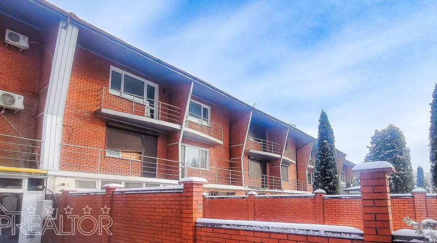 У продажі затишний таунхаус з виходом на Журавлівське водосховище! | Toprealtor