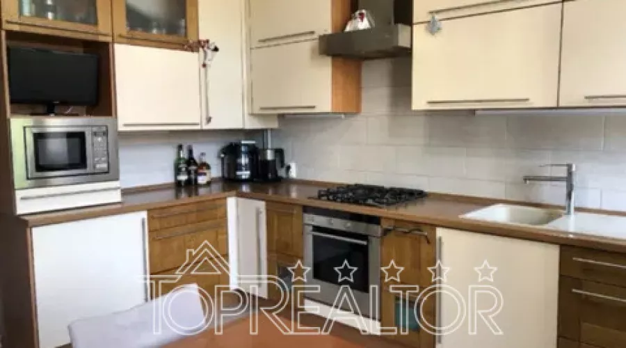 Оренда 3-к квартири на площі Поезії | Toprealtor