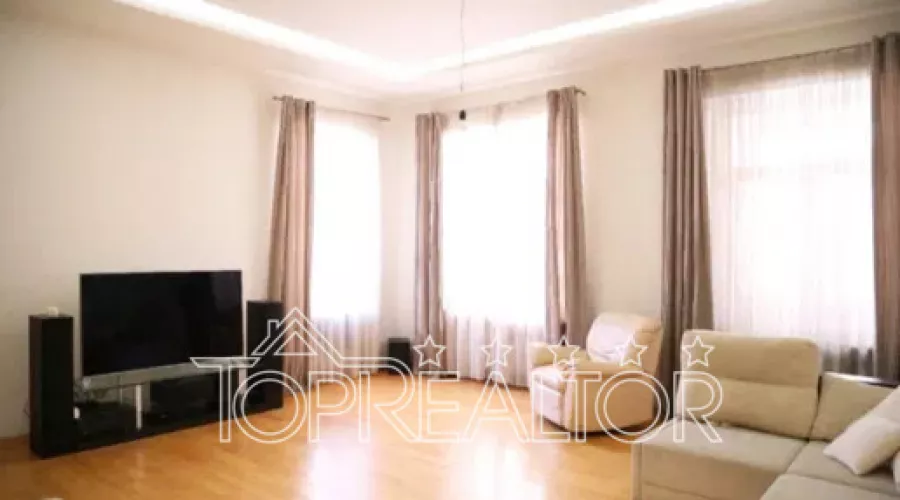 Оренда 3-к квартири на площі Поезії | Toprealtor