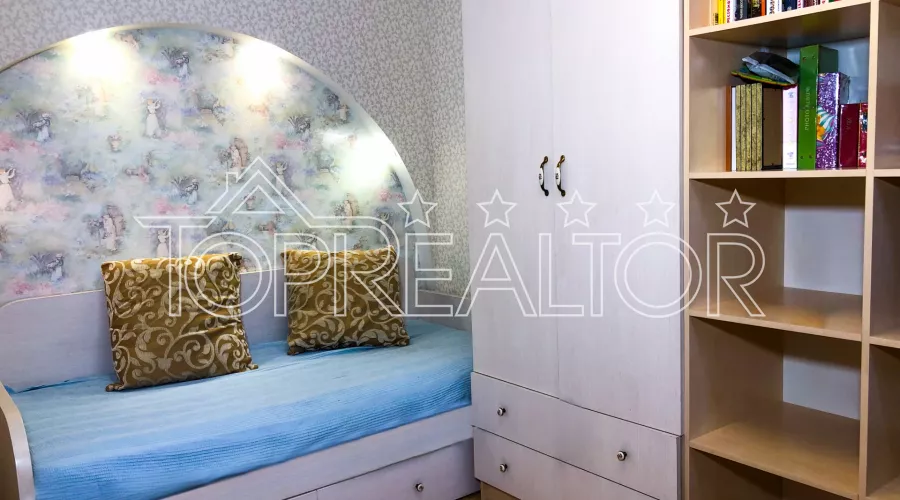 3к квартира по вул. Єсеніна, 15 | Toprealtor