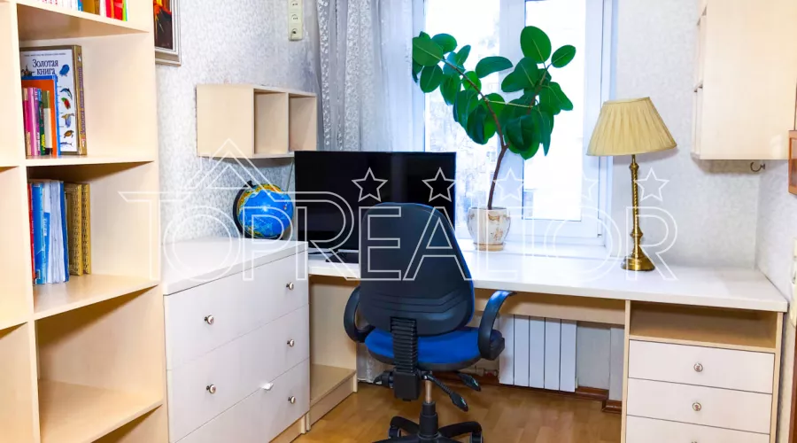 3к квартира по вул. Єсеніна, 15 | Toprealtor