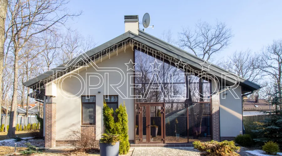 В продаже 1-этажный современный дом с бассейном в поселке Лесное! Без комиссии! | Toprealtor