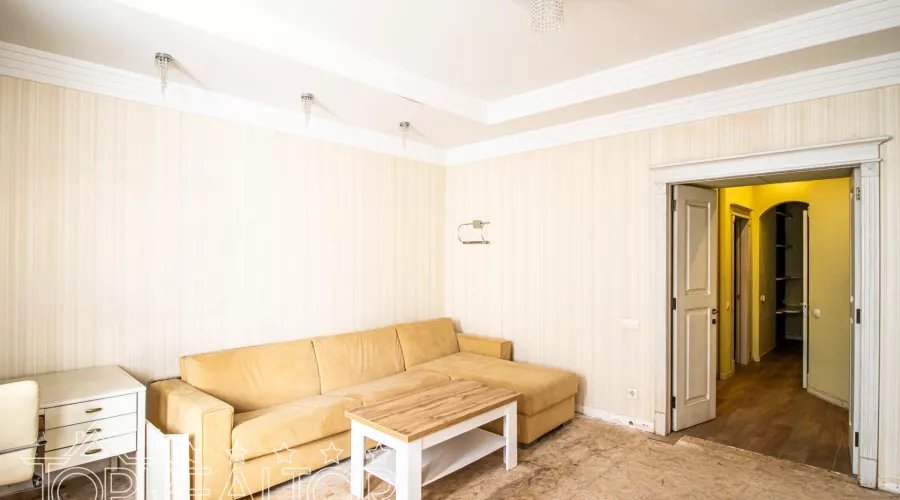 У продажі 2-кімнатна квартира! Площа Конституції! | Toprealtor