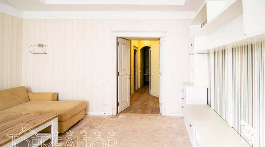 У продажі 2-кімнатна квартира! Площа Конституції! | Toprealtor