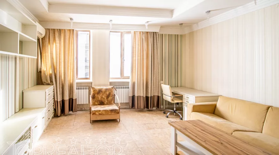 У продажі 2-кімнатна квартира! Площа Конституції! | Toprealtor