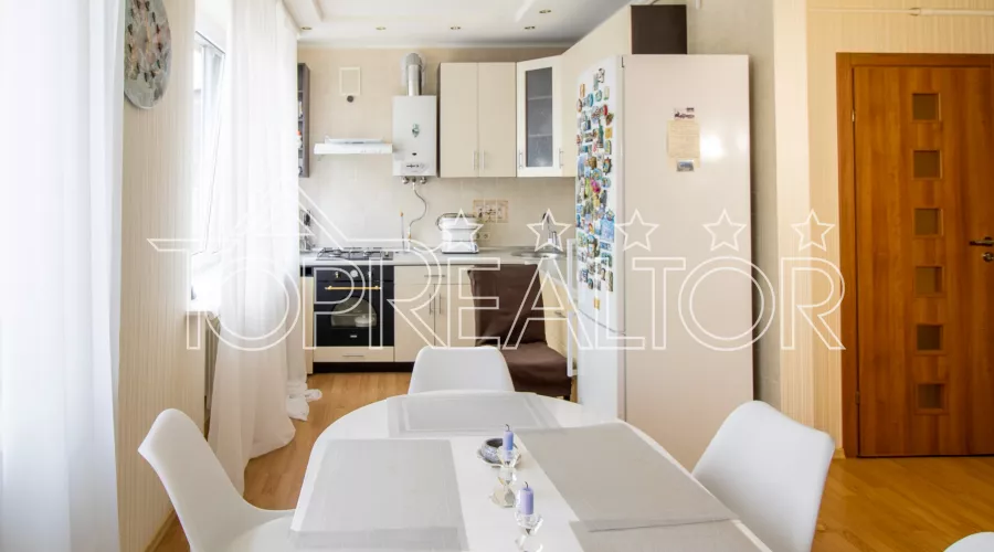 У продажі 3-кімнатна квартира в Центрі!  вул.Мистецтв 7/9 | Toprealtor