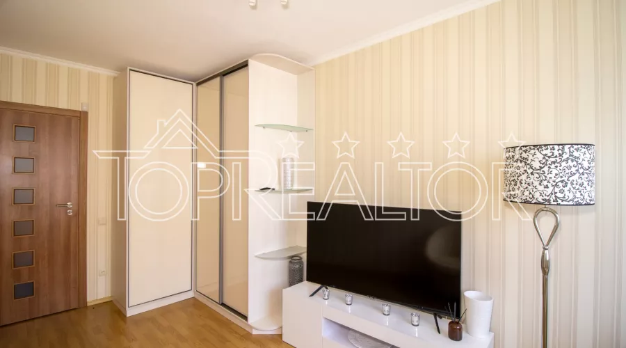 У продажі 3-кімнатна квартира в Центрі!  вул.Мистецтв 7/9 | Toprealtor