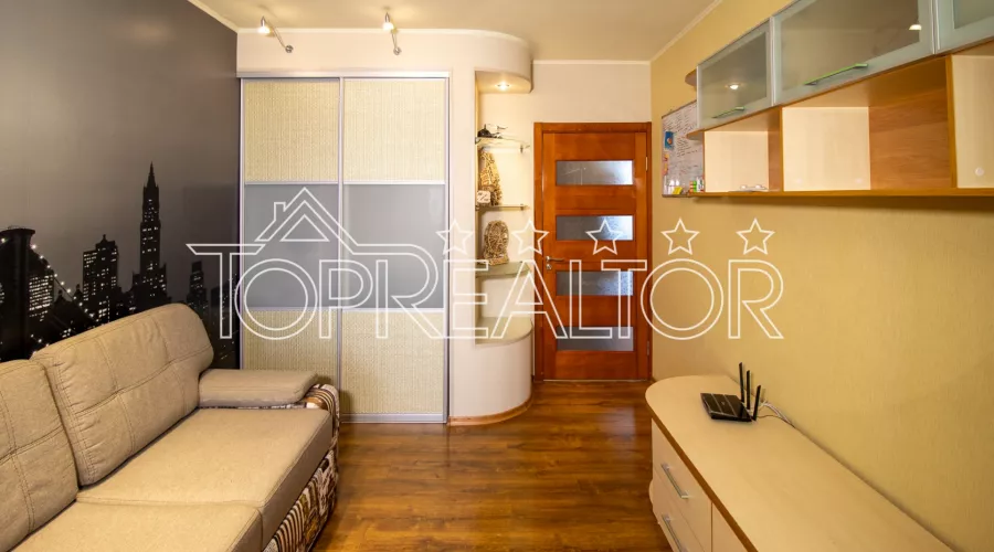 МЕТРО ОЛЕКСІЇВКА! Продам 4к квартиру на Л Свободи 40! З євроремонтом | Toprealtor