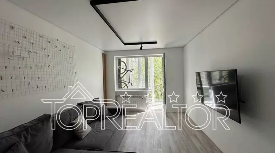 Проспект Перемоги! Метро Перемога 5 хв. Продам 2к з євроремонтом | Toprealtor