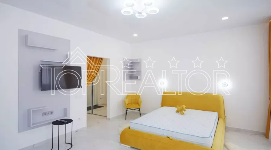 Оренда авторської студійної квартири в новобудові, центр, вул. Мироносицька 74 | Toprealtor