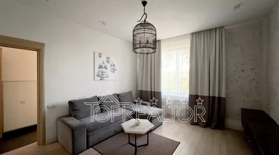 Оренда світлої та комфортної 2-к квартири в центрі міста. Метро Університет | Toprealtor