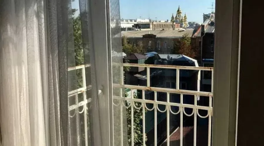 Оренда світлої та комфортної 2-к квартири в центрі міста. Метро Університет | Toprealtor