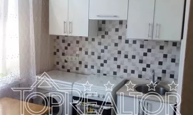 Продаж 1-кімнатної квартири на просп. Перемоги 72-Б | Toprealtor