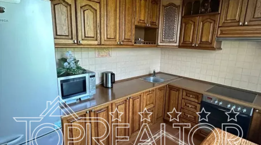 Продаж 3-кімнатної квартири на просп. Перемоги 72 | Toprealtor