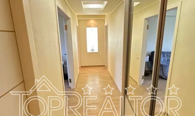 Продаж 3-кімнатної квартири на просп. Перемоги 72 | Toprealtor