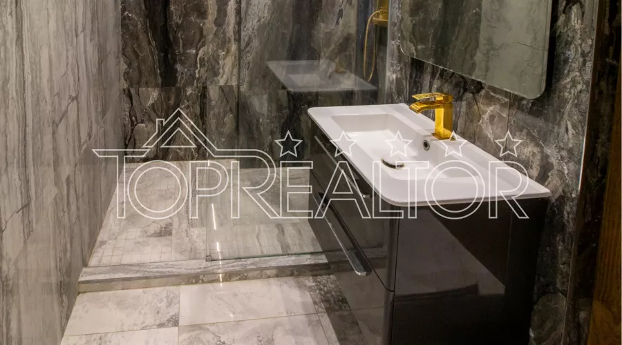 Продам 5-кімнатну квартиру в ЖК Резиденція з 2-ма паркінгами | Toprealtor