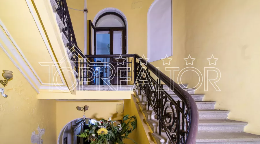 Продаж 3-х поверхового особняка на Сумській | Toprealtor