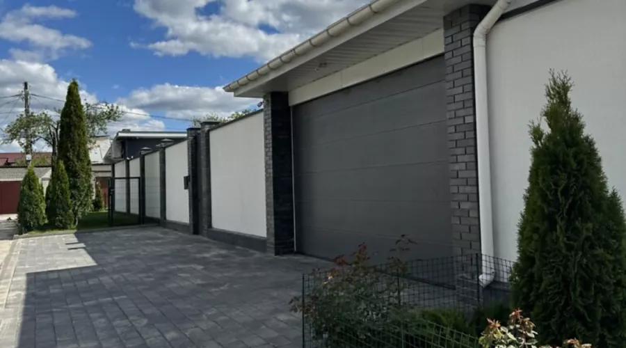 Продаж 2-поверхового будинку з басейном! | Toprealtor