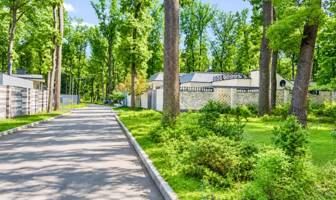 Продам участок 14 соток в коттеджном поселке Роял Клаб | Toprealtor