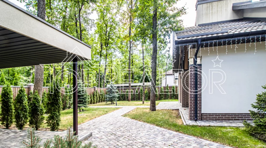 Продам одноповерховий котедж у селищі Лісове | Toprealtor