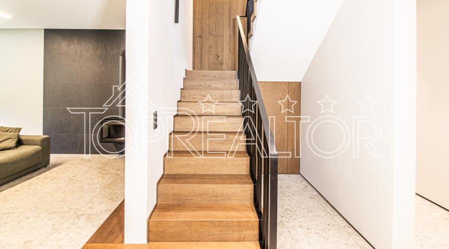 Продам 2-поверховий котедж у селищі Лісове. Без комісії! | Toprealtor