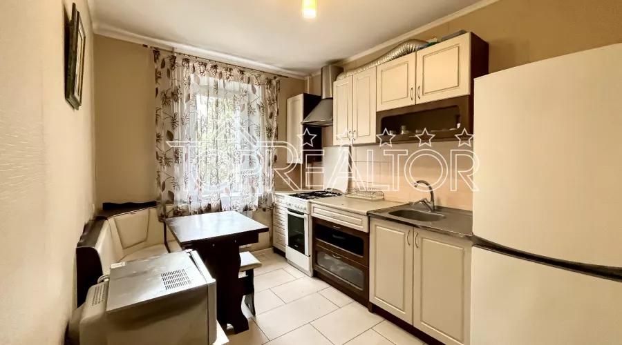 Продам 3 кімнатну квартиру в самому центрі міста! Студентська 5\2 | Toprealtor