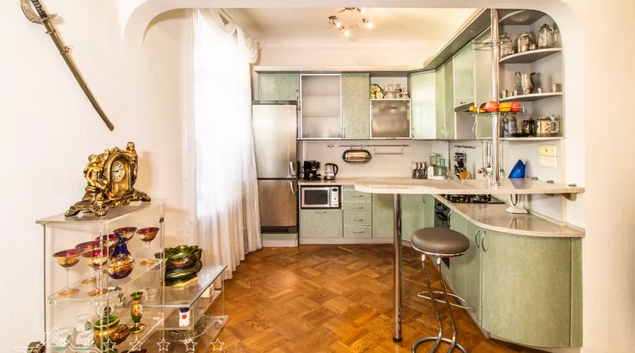 Продам 2 кімнатну квартиру. Центр! Площа Конституції 2/2. | Toprealtor