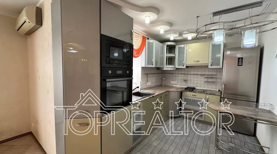 Продам гарну 3-кімнатну квартиру-студію на Олексіївці. | Toprealtor