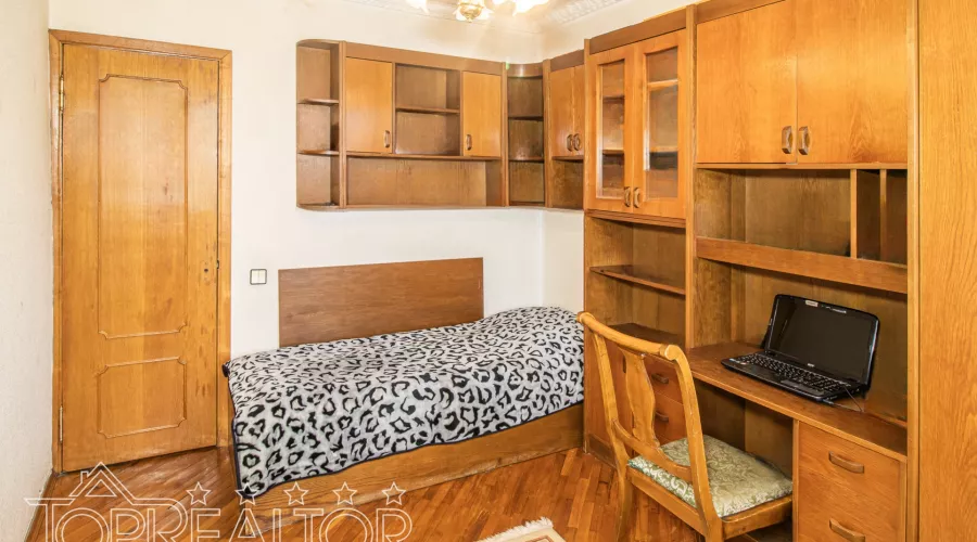 Продам 3 кімнатну квартиру поруч Метро 23 Серпня. | Toprealtor