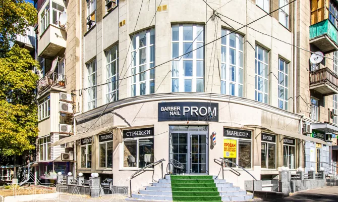 Продам приміщення в 3-х рівнях під магазин, офіс, банк на проспекті Незалежності, 7 (колишній проспект Правди) | Toprealtor