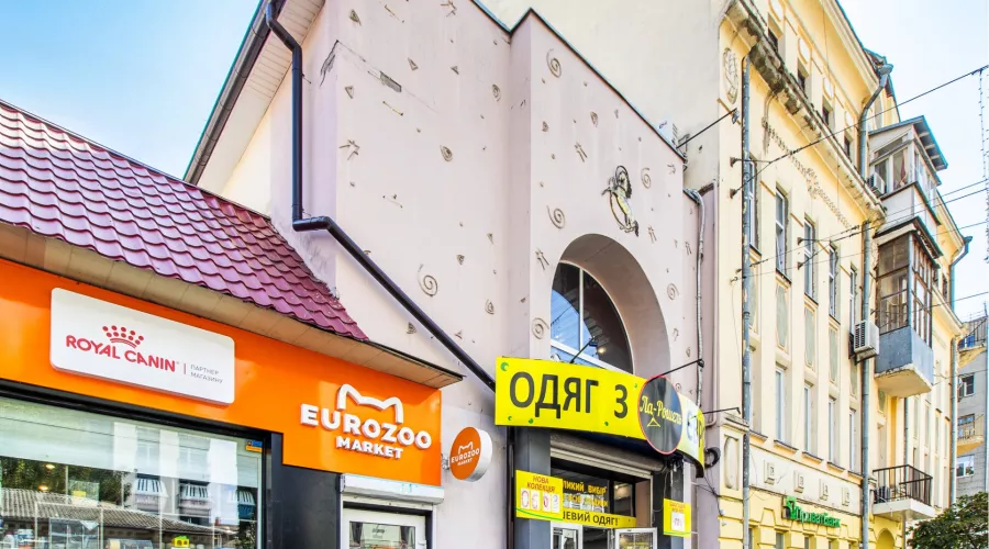 Продам 2-поверхову будівлю торгового центру з притулком по вулиці Сковороди (колишня вулиця Пушкінська) | Toprealtor