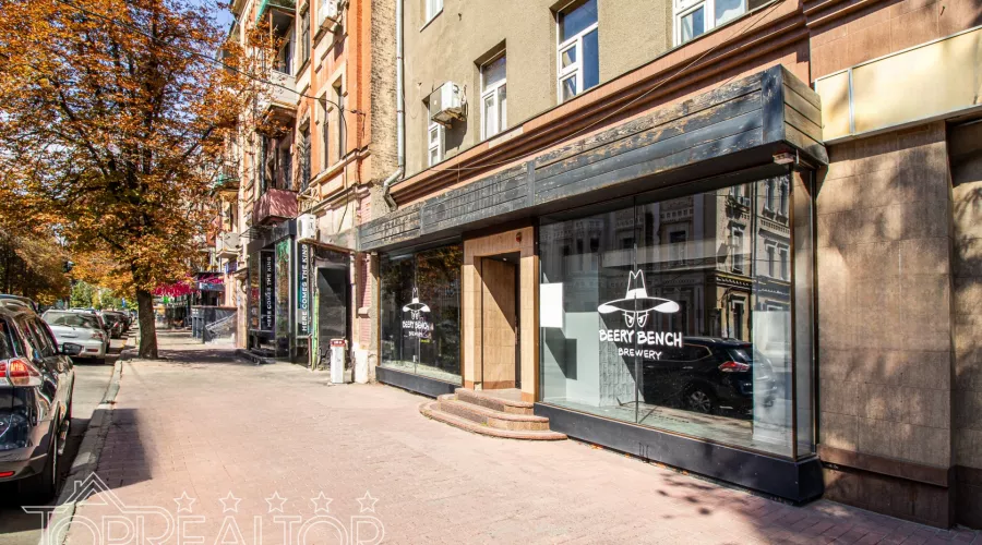 Продам приміщення 230 кв. під магазин, громадське харчування на вулиці Ярослава Мудрого 37 | Toprealtor