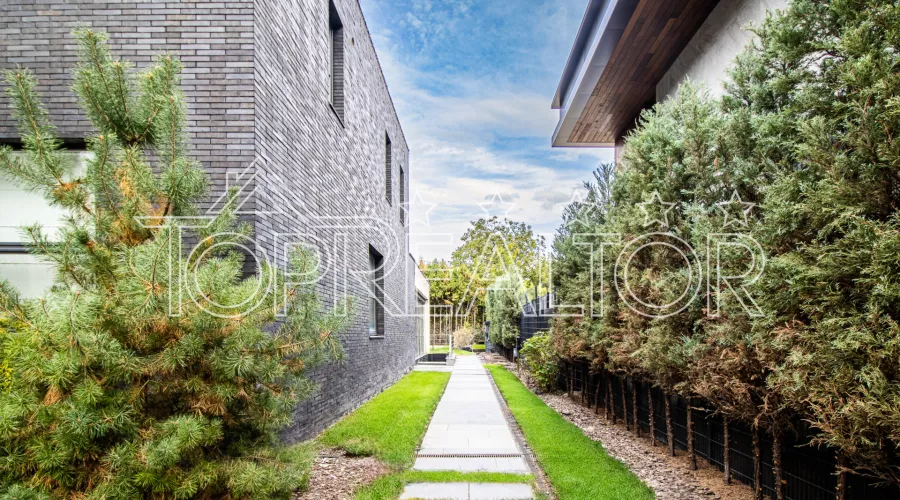 Продам 2-поверховий котедж з дизайнерським ремонтом на Шатилівці. | Toprealtor