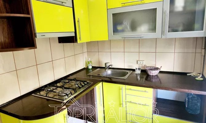 У продажу 3-кімнатна квартира, проспект Гагаріна 45 А (Аерокосмічна). | Toprealtor