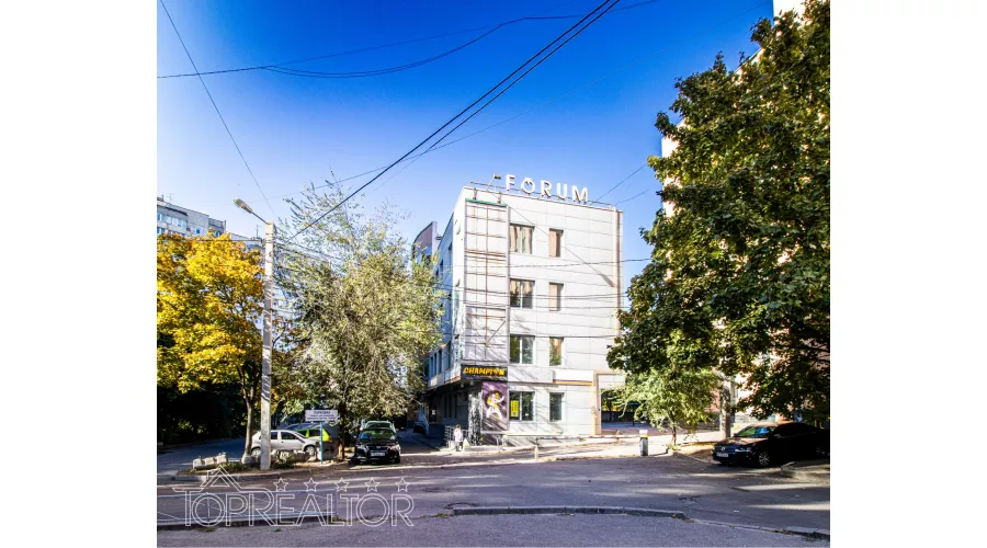 Продам приміщення в офісному центрі на вул. Космічна 23-А | Toprealtor