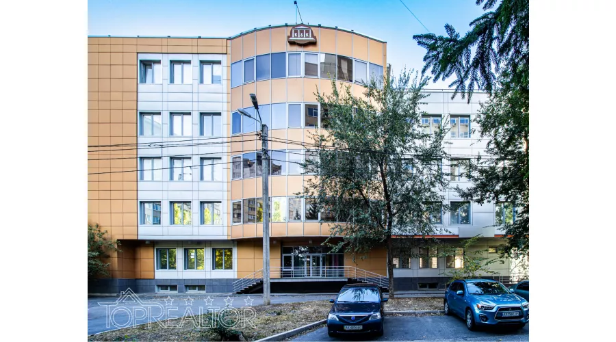 Продам приміщення в офісному центрі на вул. Космічна 23-А | Toprealtor