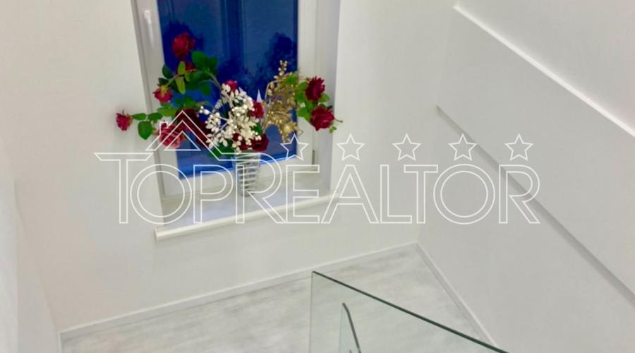 Продам будинок у закритому гарному котеджному селищі Чайківка Hills | Toprealtor